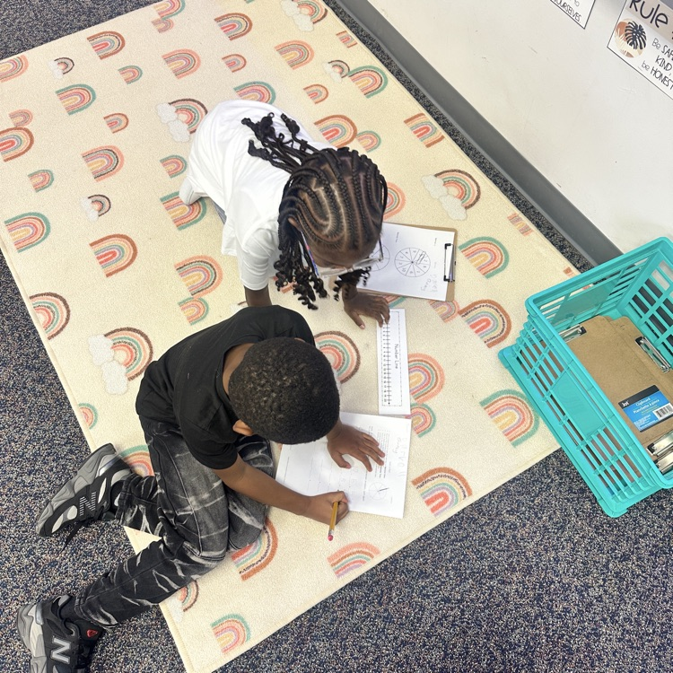 JeterElem's tweet image. Math in action! 📚 Ms. Buenrostro’s second graders are practicing adding and subtracting with number lines and making ten using ten frames. So much great learning happening! 🌟 #wildaboutlearning #allinalvinisd