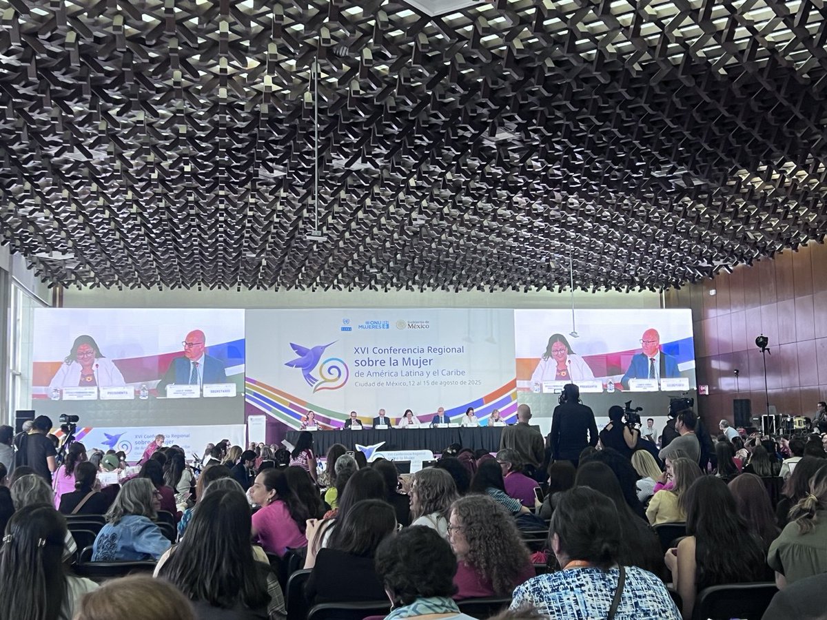 En la firma del Compromiso de Tlatelolco se reconoce el cuidado como un derecho humano. Será una ruta de acción para la próxima década en materia de cuidados, reivindicando nuestra diversidad y el aporte de todas a la economía para la sostenibilidad de la vida.