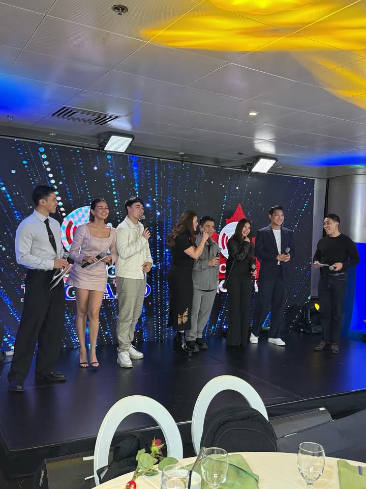 LoisaJema's tweet photo. ASAP Family at the โIisang Tahanan: Kapamilya Foreverโ trade series.
#Kapamilyaforever #ABSCBNTradeEvent
#LoisaAndalio #JanineGutierrez @iamAndalioLoisa @janinegutierrez @darLasauLer @reginevalcasid #ASAPNatinTo #ASAP30
๐ธยฉ๏ธ @ASAPOfficial https://t.co/sqqkQn8JBL