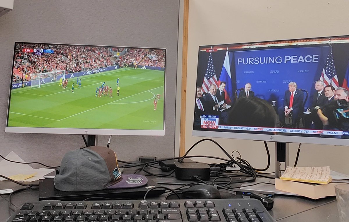 awrangzb's tweet photo. Kick Off 
Liverpool vs Bournemouth 
Trump vs Putin
#LIVBOU #TrumpPutin https://t.co/P6fWvFL52I