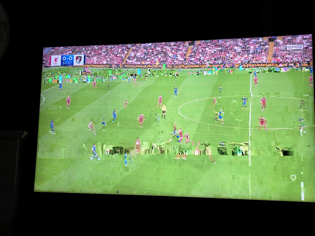 LukeFoster89's tweet photo. @virginmedia £120 a month . . . . Shite https://t.co/knjnswy7bb