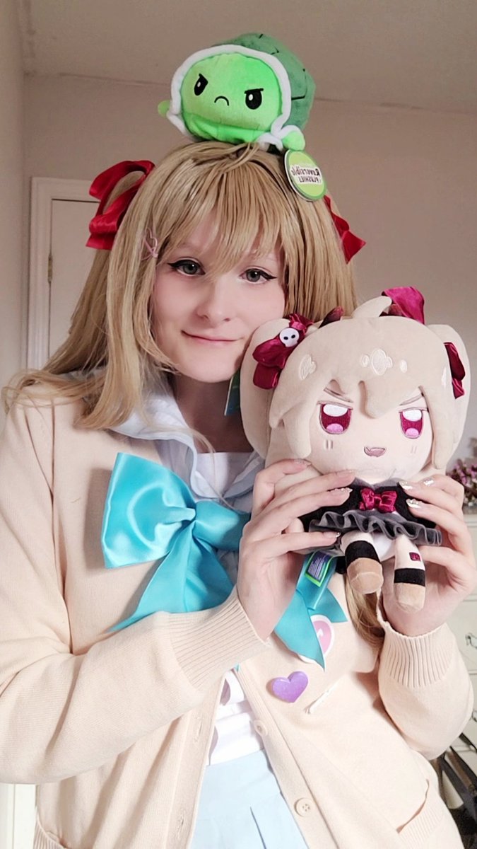 leota__'s tweet photo. neuro &amp; vedal cosplay w/ AlterLynx #heartheartart #cosplay https://t.co/0GHMFKNPnV