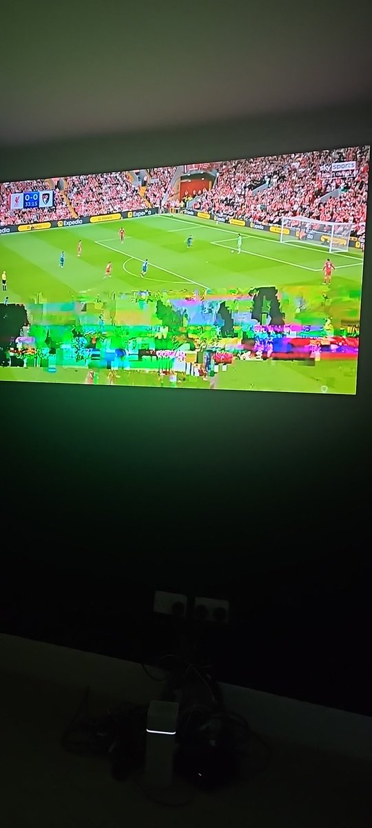 Drakelectrical's tweet image. Typical sky and virgin media crap service from start to finish deffo won't be re newing arseholes do not recommend shit over the years how you supposed to watch this! First game of season ffs