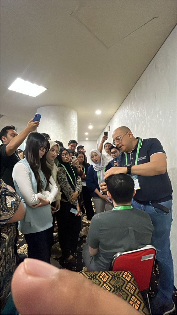 InfrascannerTBI's tweet photo. At the recent neurosurgical congress in Surabaya, Indonesia, Dr. Andres Rubiano led a packed workshop on the Infrascanner 2500. We’re proud to work alongside our partner Sekarguna.

#Infrascanner #Neurotrauma #MedicalDevices #InnovationInHealthcare #BrainInjuryDetection https://t.co/xL5xLEDnyz