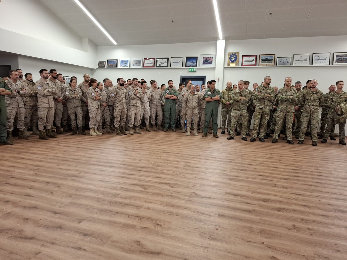 España en Islandia (@embespislandia) on Twitter photo 🇮🇸🤝🇪🇸 Today at Keflavík Air Base we bid farewell to the men and women of Operation #STINGA. For the first time, Spain led a NATO air policing mission from Iceland✈️
<a href="/NATO/">NATO</a> <a href="/MFAIceland/">MFA Iceland 🇮🇸</a> <a href="/MAECgob/">Ministerio de Asuntos Exteriores, UE y Cooperación</a> <a href="/EMADmde/">Estado Mayor Defensa 🇪🇸</a> <a href="/EjercitoAire/">Ejército del Aire y del Espacio</a> 1/4 🇮🇸🤝🇪🇸 Today at Keflavík Air Base we bid farewell to the men and women of Operation #STINGA. For the first time, Spain led a NATO air policing mission from Iceland✈️
<a href="/NATO/">NATO</a> <a href="/MFAIceland/">MFA Iceland 🇮🇸</a> <a href="/MAECgob/">Ministerio de Asuntos Exteriores, UE y Cooperación</a> <a href="/EMADmde/">Estado Mayor Defensa 🇪🇸</a> <a href="/EjercitoAire/">Ejército del Aire y del Espacio</a> 1/4