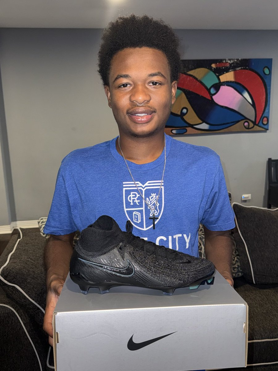 dbedgood624's tweet photo. We are grateful for the @Nike 
sponsorship facilitated by Commissioner @stanleymoore04 
Christian Bedgood soccer boots on the Pitch to begin his International Soccer career will be the Nike Brand. 
@RomeCityInst 
@cookcountygov 
@MaristChicago 
@MHS_mens_soccer 
@BuddysHELPERS https://t.co/10ACDzwroX