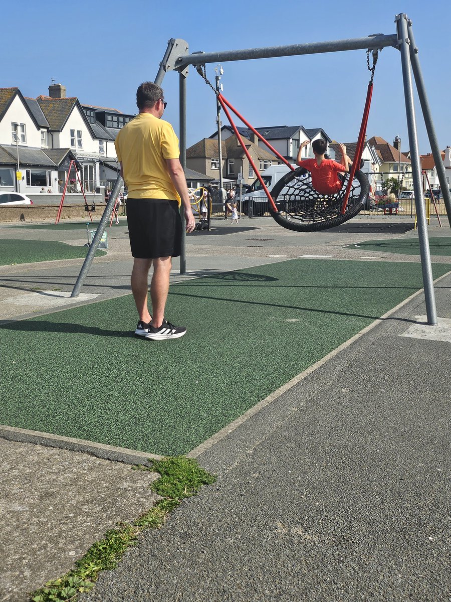 zoemufc's tweet image. Team Roberts out and about in Llandudno and Colwyn Bay ☀️🏖 @SteHolywell @Rhysbach09 @Olliebach12