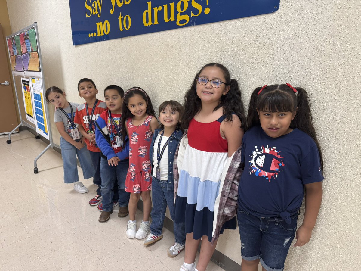 Closing out the week in patriotic color and style. <a href="/jlsambrano/">Sambrano Wildcats</a> students showing off their red, white, and blue support for our military students and families! ❤️🤍💙