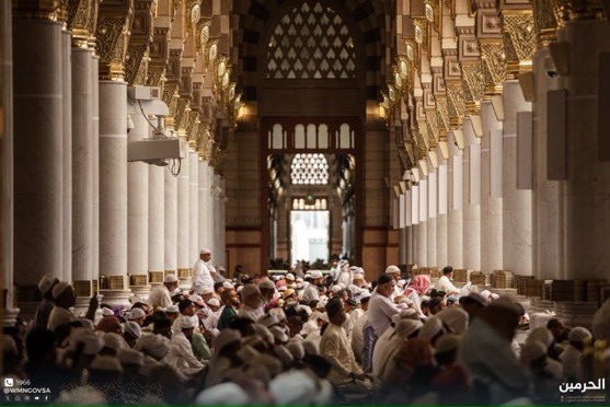 Spirituality in #AlMasjid_AnNabawi 

Where peace fills the heart and prayers find their way to the heavens.