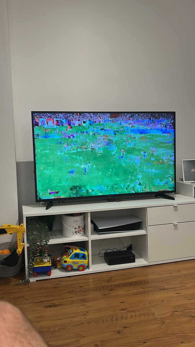 MasonGodfrey's tweet photo. @virginmedia  I pay all this money every month for this. Sort it out will you!!!!!! https://t.co/iEuxIu1b8f