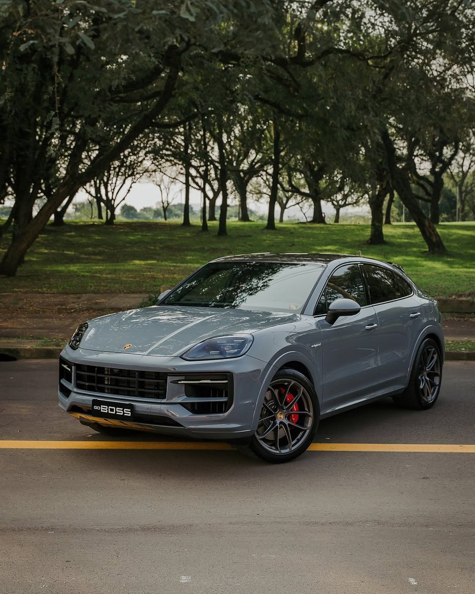 nocarcontext's tweet photo. Porsche Cayenne S Coupé E‑Hybrid 🩶🩶 https://t.co/QqFPzh9p60