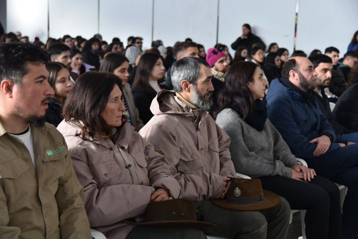 danyvilar's tweet photo. En marzo, Bahía Blanca vivió uno de los eventos climáticos más extremos de los últimos años, consecuencia directa de la crisis socioambiental. Hoy, encontrarnos acá para construir una agenda ambiental soberana se vuelve fundamental. https://t.co/6JQGLEJGen
