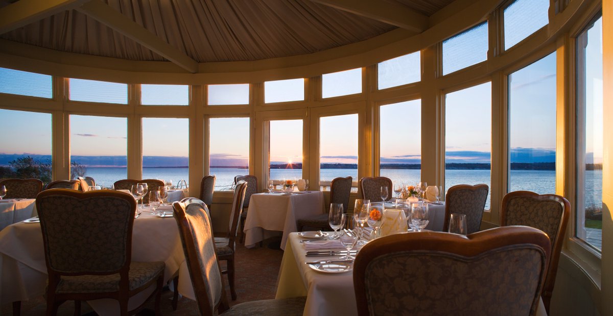 RITourism's tweet photo. Big shoutout to @OceanHouseRI, @TheVanderbiltRI, and @CastleHillInn for landing on @CNTravelerโs 15 Best New England Resorts! ๐
Read the full article & discover these coastal gems here:ย https://t.co/D3VHvDQzAZ
#VisitRhodeIsland #SouthCountyRI #TheClassicCoast https://t.co/9EddIKKjYJ