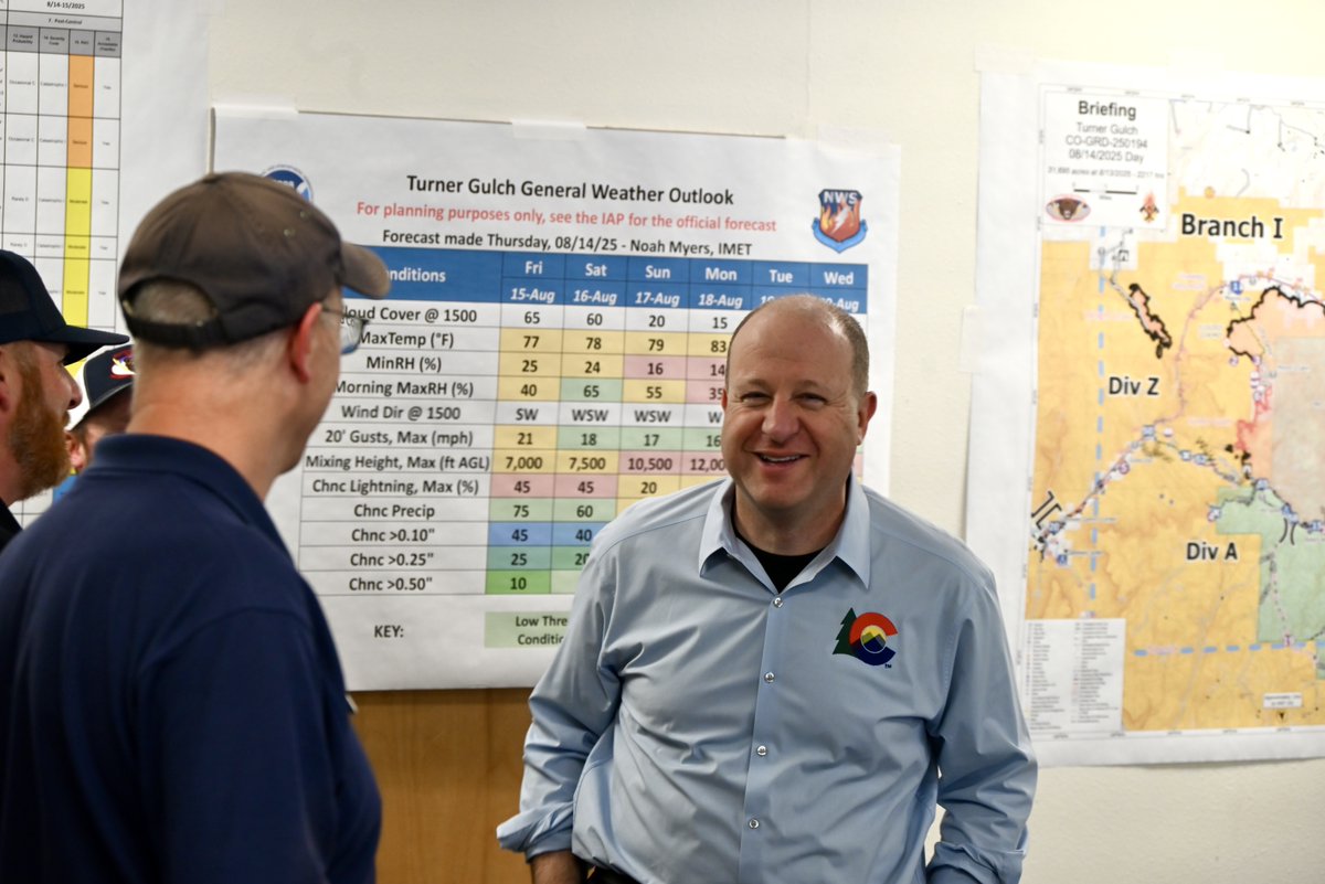 Ante los recientes incendios forestales, los habitantes de Colorado han demostrado una vez más el poder de la colaboración. Mis últimas órdenes ejecutivas reflejan nuestros valores en Colorado: colaboración, resiliencia y comunidad. Somos más fuertes cuando enfrentamos los