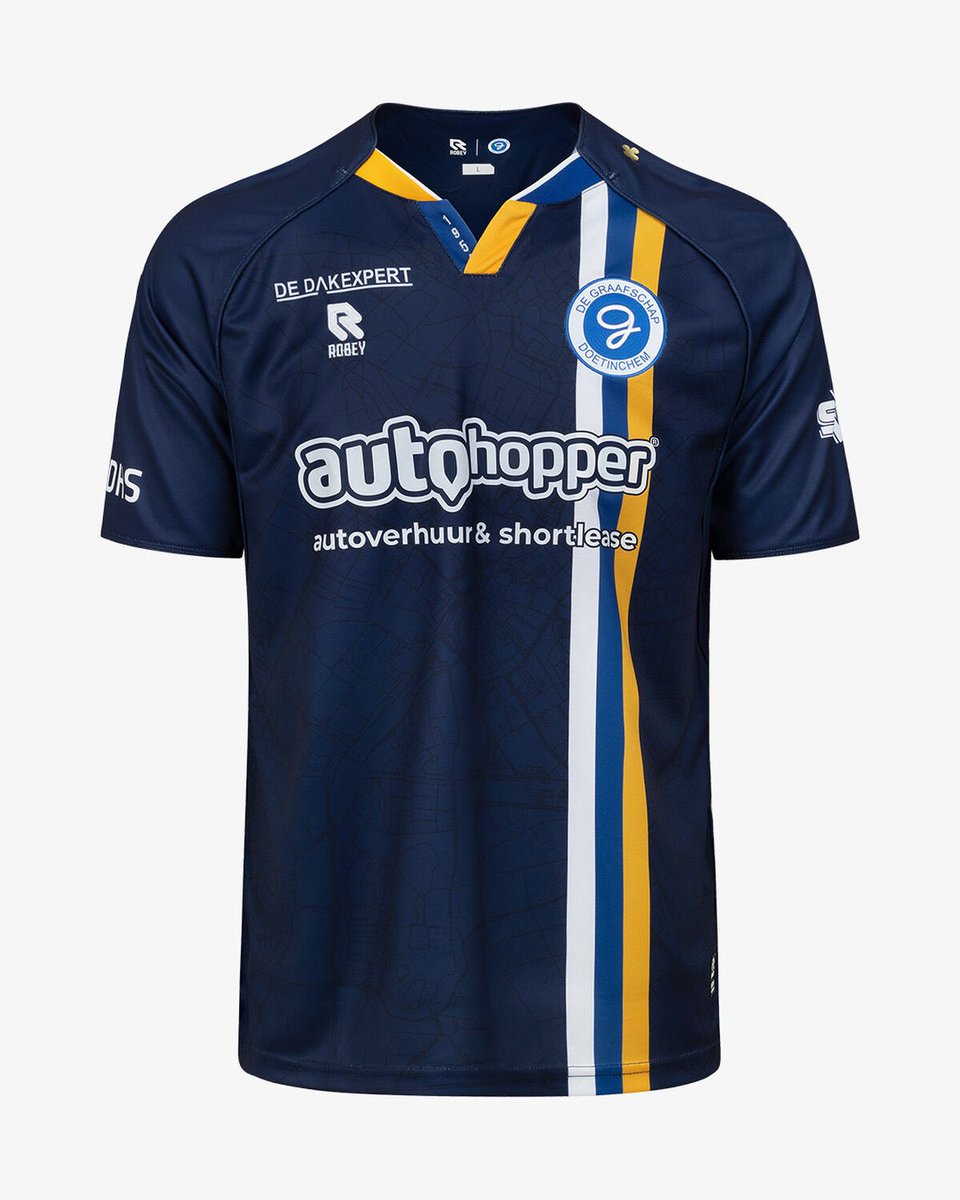 RScheeren's tweet photo. Als je als De Graafschap met de Limburgse vlag op je tenue speelt, dan vraag je er ook omβ¦. #RJCgra #RODgra https://t.co/e9hN77imMI