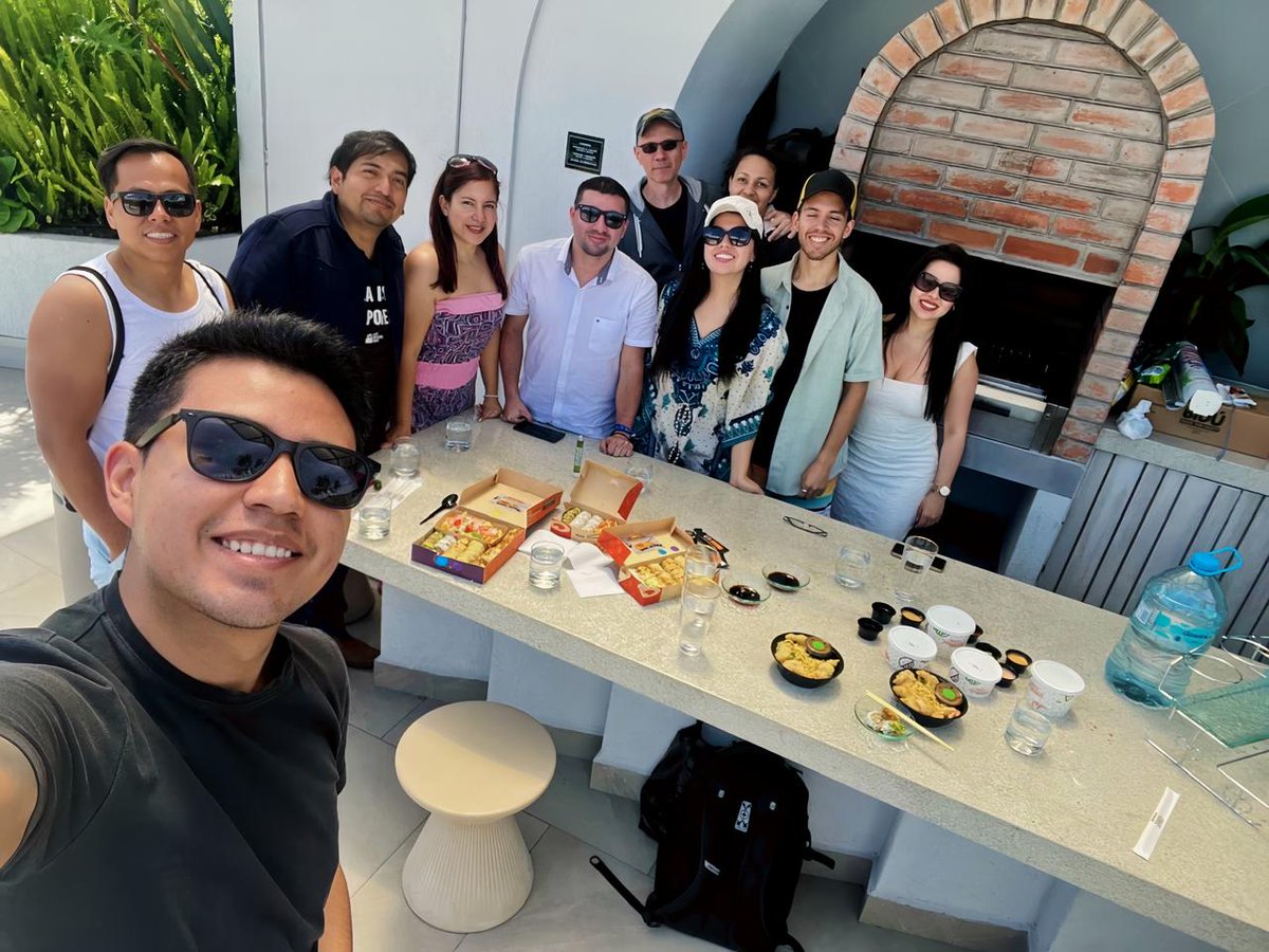 #EquipoDDC | Nuestro Director Financiero, Pedro Manangón <a href="/ManangonPe7304/">Pedro Manangón</a> , estuvo presente en el #EcuadorTechWeek2025, fortaleciendo el compromiso de DDC con la innovación y la construcción de ecosistemas corporativos sostenibles.

#DDC #Innovación #LiderazgoEmpresarial