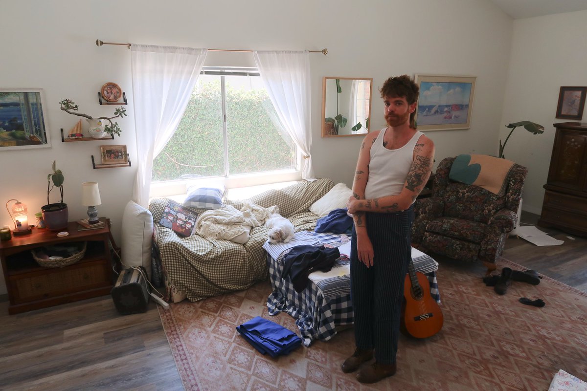 alb has been out for one week thank u for listening ⭐️

surrender intead
go.mhe.fm/fm_surrenderin…