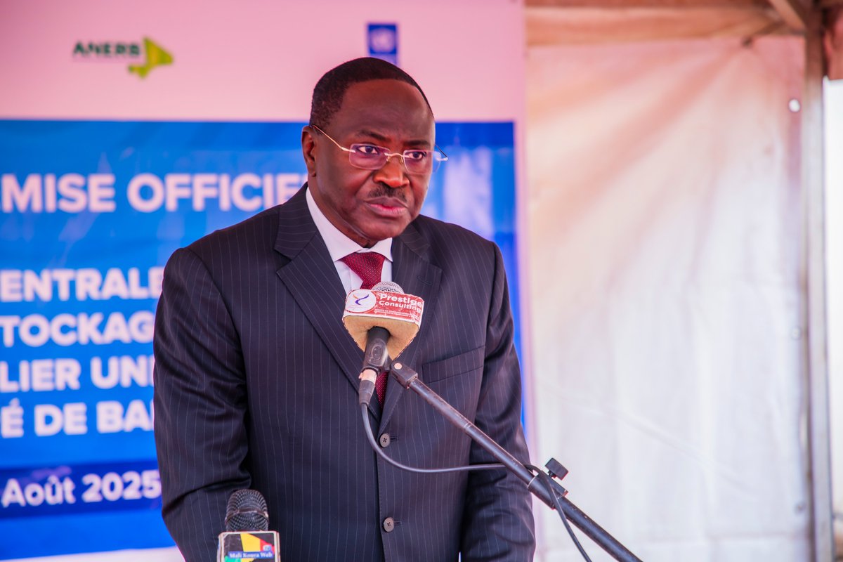 PNUDMALI's tweet photo. Tenue, ce 14 Août, de la cérémonie officielle de remise d'une centrale solaire d'une capacité de stockage de 200 KWh au CHU Gabriel Touré de Bamako. Cette centrale couvrira 92% de l'autonomie énergétique du bloc pédiatrique du CHU. 
⤵️ https://t.co/tTl86f0s8v