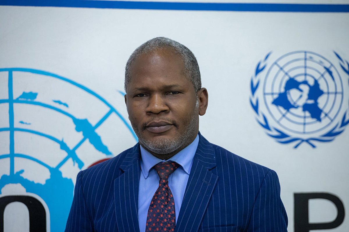 Si notre peuple veut réellement le changement, il doit se créer lui même son propre leader.
Le renouvellement de la classe politique est fondamentalement une affaire de souveraineté populaire. 
Le monde nous observe alors qu'en interne, on ne voit que le désespoir. Il est temps