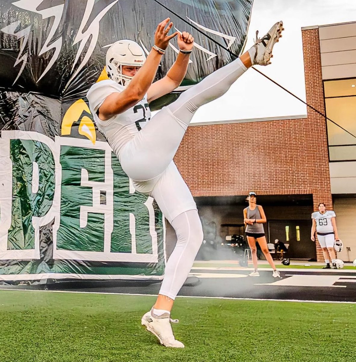 OnTexasFootball (@ontexasfootball) on Twitter photo Texas punter commit Mikey Bukauskas shares photos ahead of his senior season 🤘
<a href="/MikeBukauskas/">Mikey Bukauskas</a>
📸 via mikeybukauskas IG Texas punter commit Mikey Bukauskas shares photos ahead of his senior season 🤘
<a href="/MikeBukauskas/">Mikey Bukauskas</a>
📸 via mikeybukauskas IG