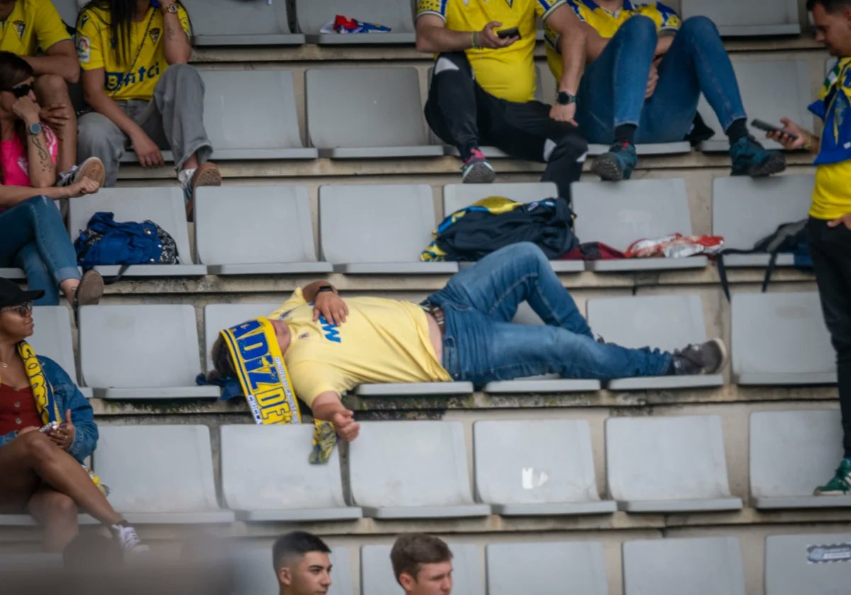 Un día dijeron que Etta Eyong no servía para el primer equipo y se quedaron con Paquito Mwepu