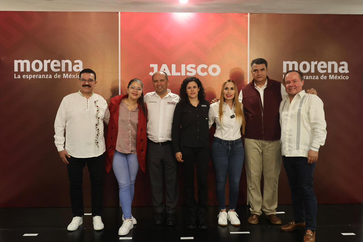 Hoy llevamos a cabo la Conferencia de Prensa del CEN de Morena en Jalisco 🫶✨

Como parte de la segunda gira nacional, la Presidenta <a href="/LuisaAlcalde/">Luisa Alcalde</a> habló con medios de comunicación sobre los acuerdos de la 8va sesión extraordinaria del Consejo Nacional y cómo se van a aplicar en