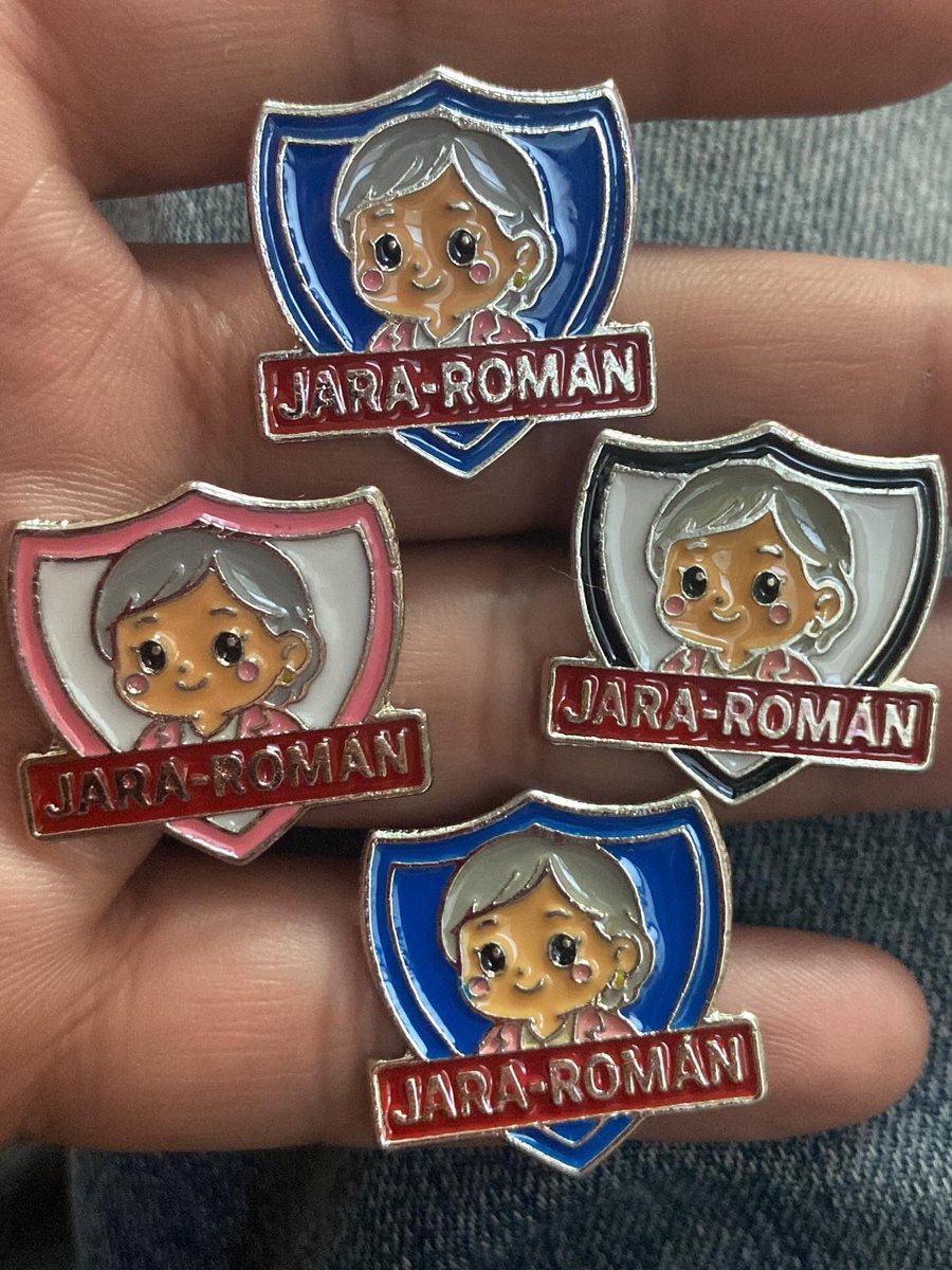Pin Jara - Roman 
#JeannetteJara colocolina 
#ColoColo 
Consígalo acá! RT! Dm!