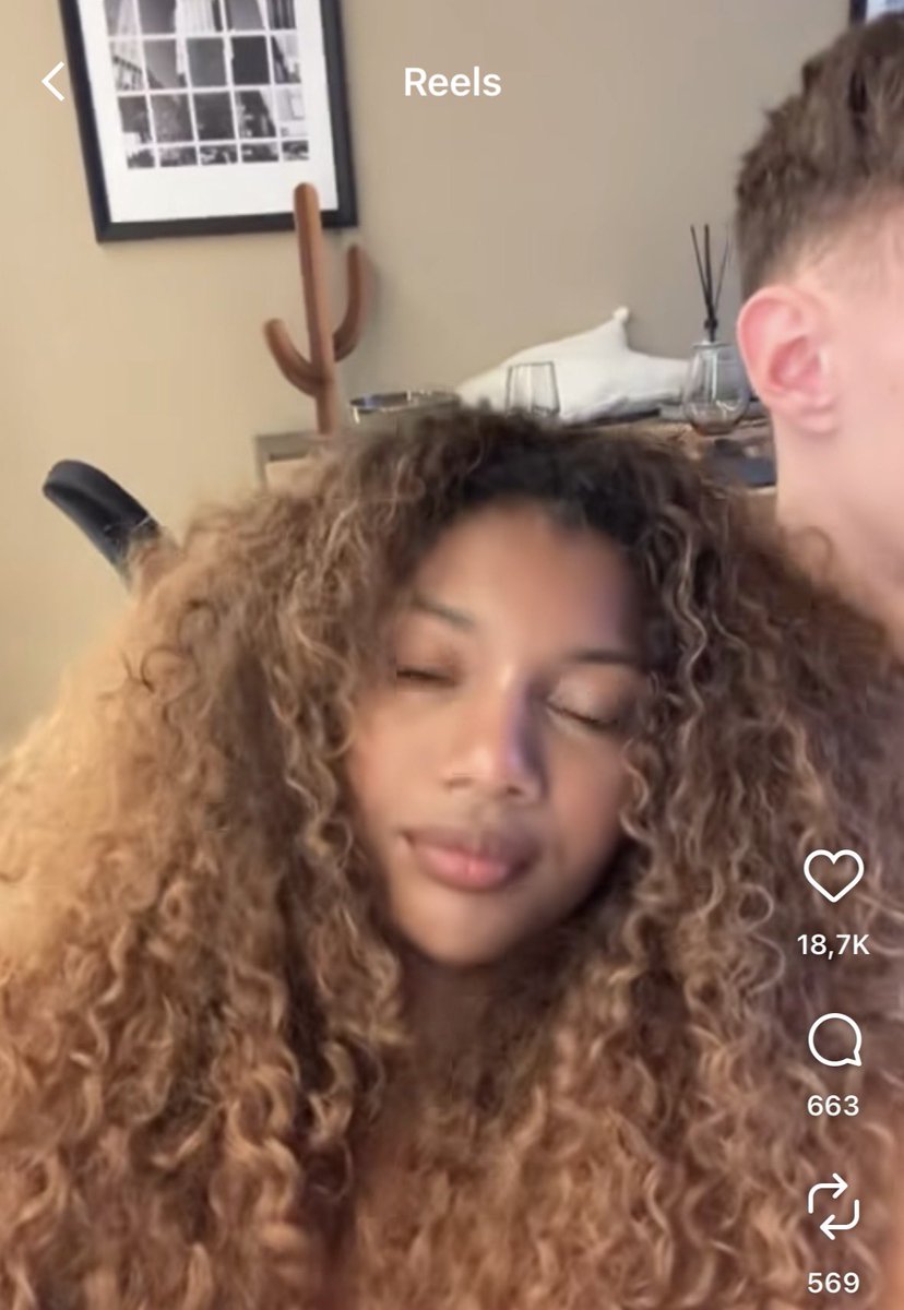 Kazulithe's tweet photo. Désolé mais ça commence à devenir ultra cringe la manière dont Anita, Ethan et Mayer jouent sur les ships qu’on leur donne pour le buzz, je capte pas comment vous pouvez apprécier ça alors qu’on se moque de vous mdr #secretstory #ethanita #romayer https://t.co/cAFL3ScT8B
