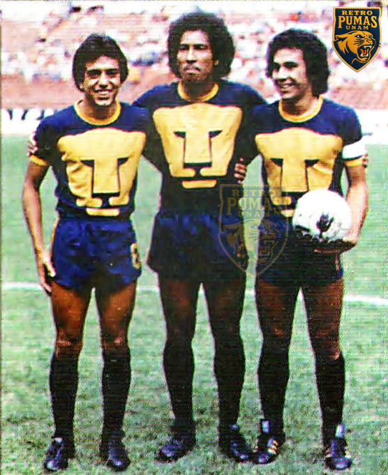 Retropumasunam's tweet photo. Enrique López Zarza, Evanivaldo Castro "Cabinho" y Hugo Sánchez luciendo un espectacular uniforme con el puma enorme que intimidaba al rival.
En la #FotoRetro de la última jornada de la temporada regular 78-79 cuando Cabinho y Hugo compartieron el campeonato de goleo con 26 goles https://t.co/o9HcB7UNiq