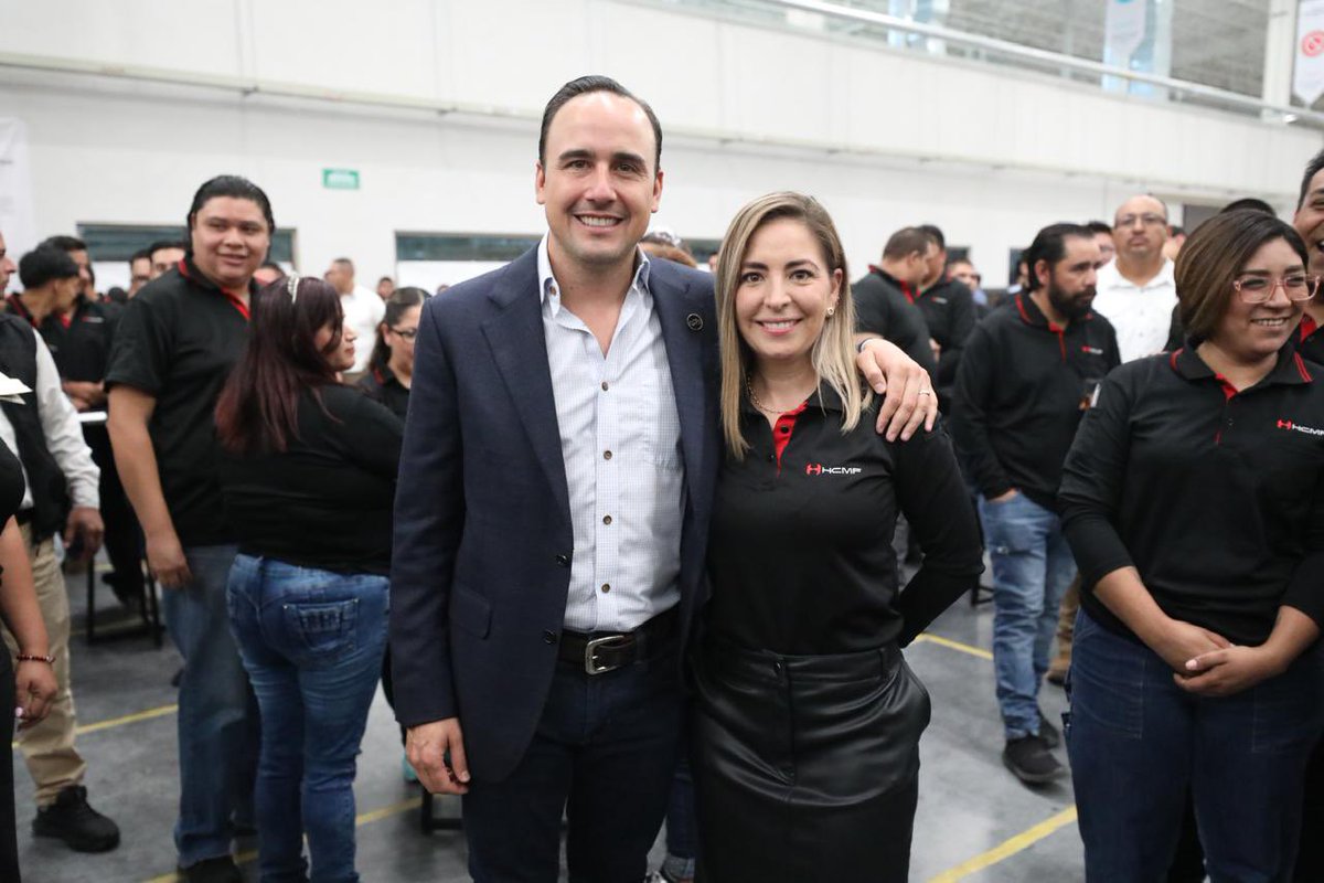 En #Coahuila seguiremos trabajando con todo para detonar nuevas inversiones y así continuar avanzando #PaDelante #APasosDeGigante (2/2)
