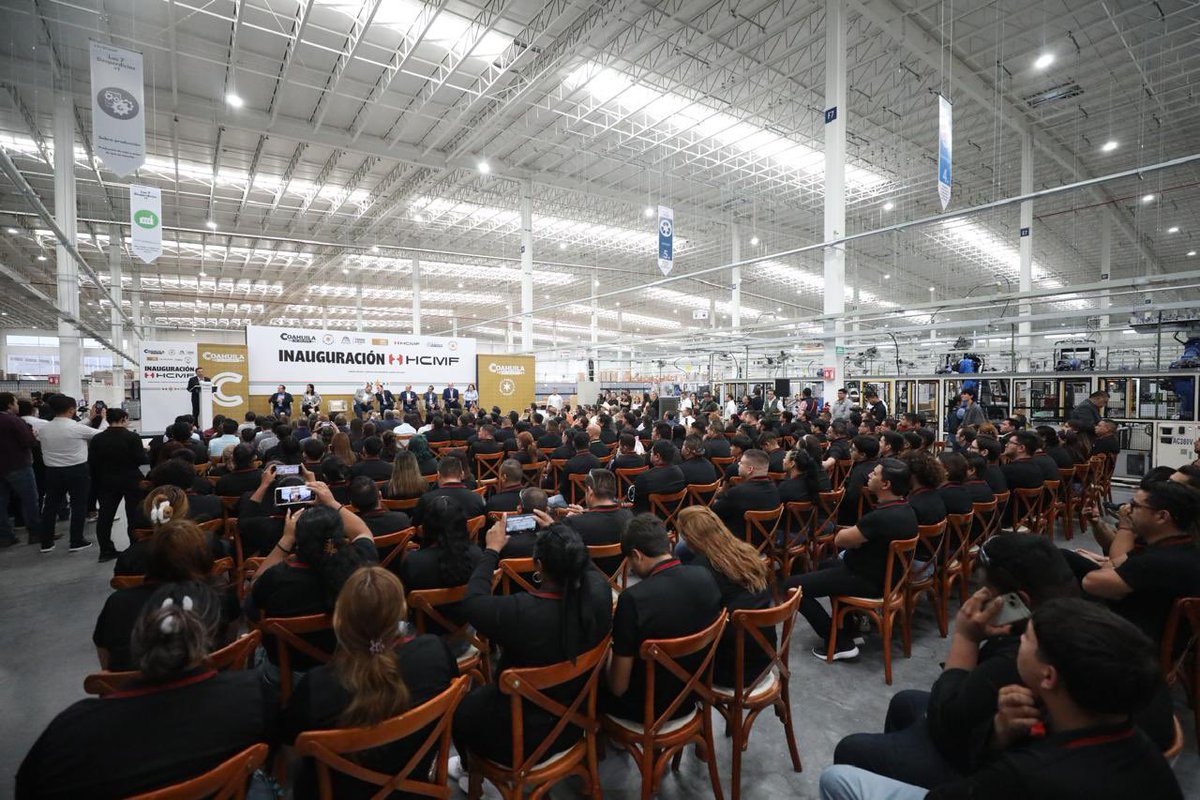 ¡Buenas noticias! Inauguramos la planta de HCMF, una empresa de la industria automotriz que llega para fabricar techos solares y corredizos, generando cientos de empleos para nuestra gente. (1/2)