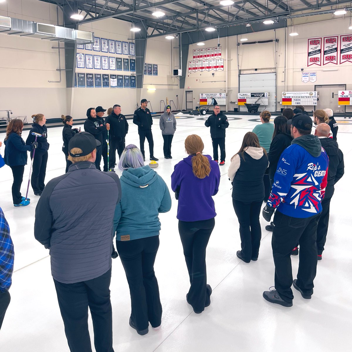 The ACP’s Associate Curling Professional training camp for Western Canada is underway. We have 30 individuals here aspiring to a careers in curling and dedicated to the growth of the game at the club level. #CurlingPro #WorkInCurling  #BusinessOfCurling • curlingpro.ca