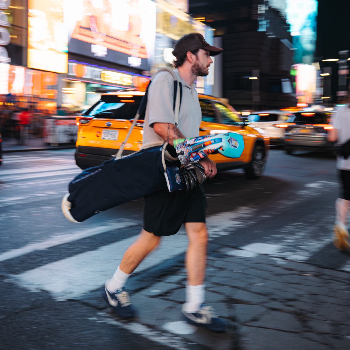 NYC DROP! 🏙️🚖
Introducing the Limited-Edition 2025 Ryder Cup Times Square driver cover. Celebrating the bright lights and atmosphere of the Big Apple, this PRG exclusive design calls to all New York golfers preparing for the action in Bethpage. 
👉 prg-golf.com/products/2025-…