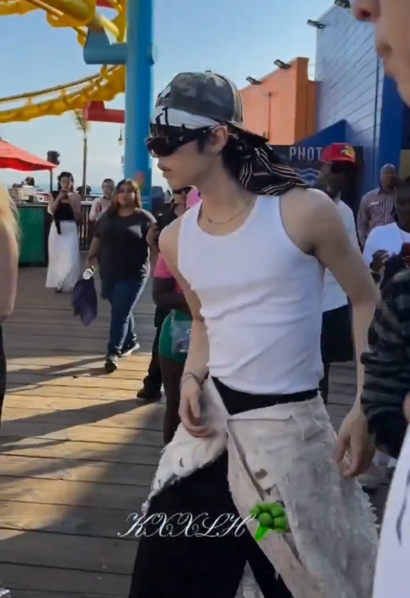 sisikami tweet media