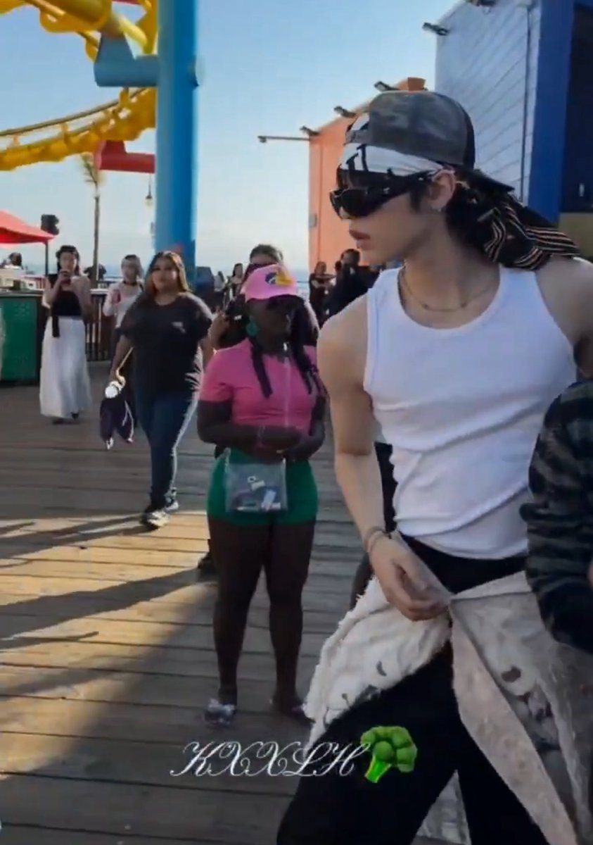 sisikami tweet media