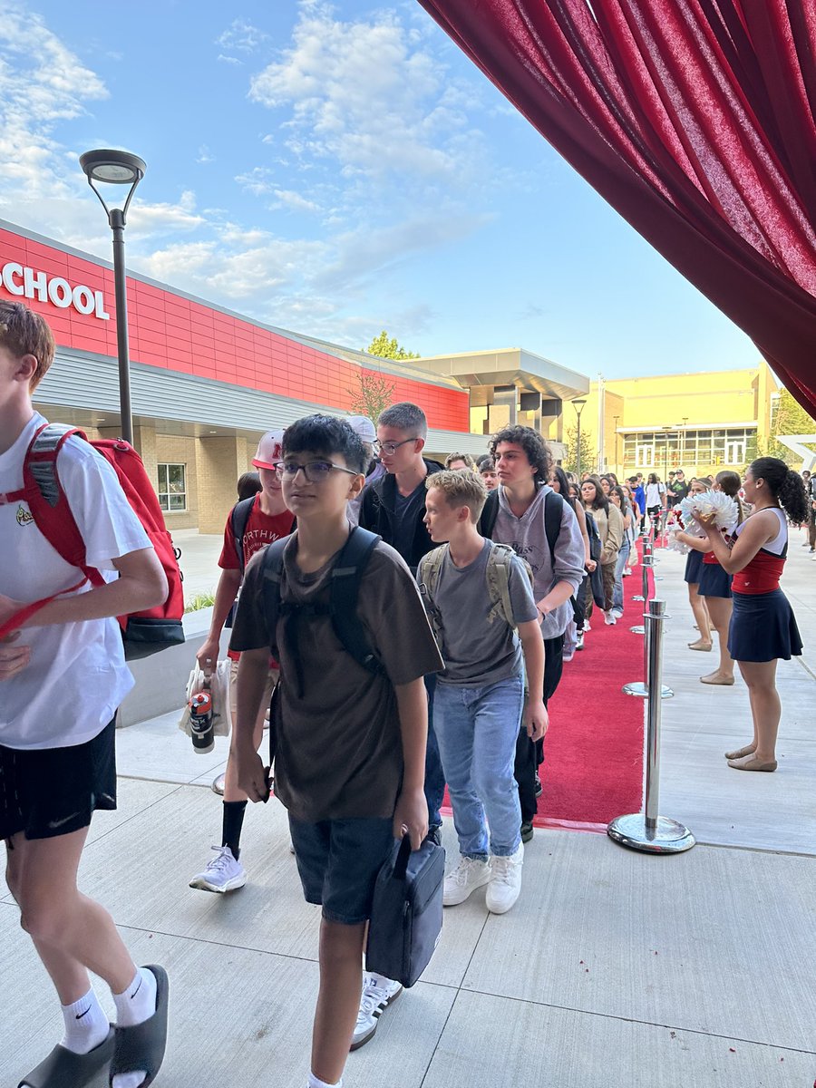 NHSTexans's tweet photo. Texan Grand Reopening and First Day of School!! Such an epic red carpet event!❤️#Flagship #NextEpisode #NISDFirstDay https://t.co/7zaOGnkF2P