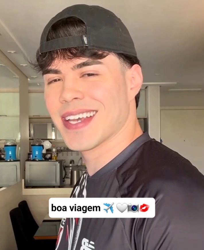 Bora que a encantadora Madrid nos espera né Dora Aventureira! Teremos estudos, banho de cultura, amigos novos, diversão e alegria 😂 Quero comer churros com chocolate quente e tapas, hein, Gu!  Estaremos sempre aqui, juntinhas contigo, a torcer por sua felicidade 🤍🙏