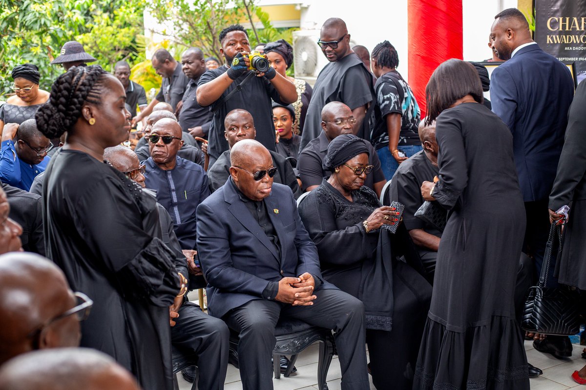bayonagh_'s tweet photo. When Addo Dee and his geng visited the Late Legendary Daddy Lumba's family to mourn with them and signed the book of condolence and i was officially keeping records🎥📹🎥

Nico Williams | Appiah Stadium | Presec https://t.co/I1l3eUi9XR