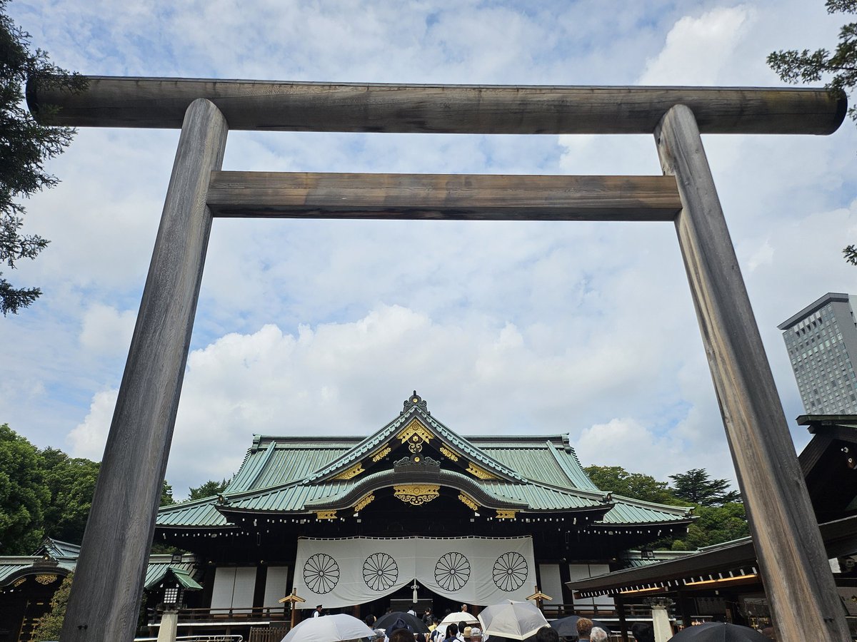 rmnhrh's tweet photo. 靖国神社参拝 https://t.co/5ipYsArJOO