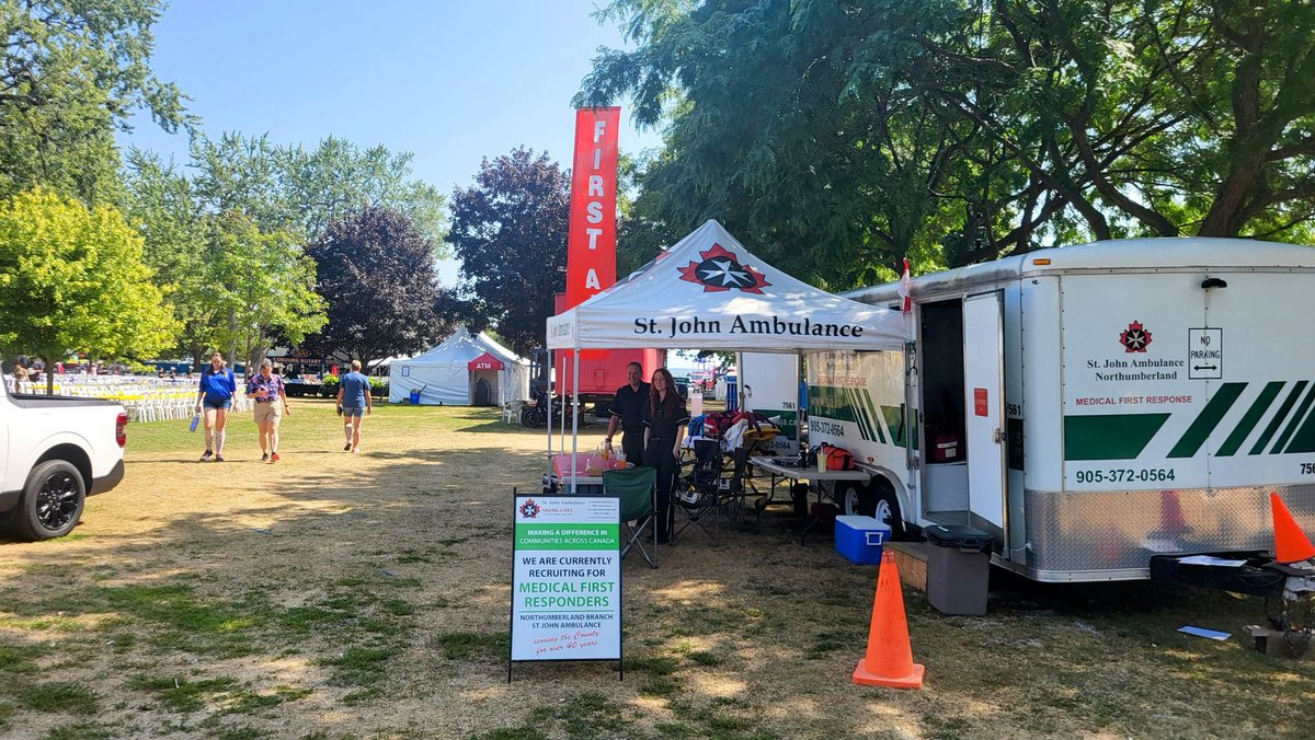 🐮 🐷🌞 Cobourg Ribfest is here! Our St. John Ambulance Northumberland Medical First Responder Unit is here to help keep everyone safe while they enjoy amazing food, music &amp; the beautiful summer weather

Stay hydrated &amp; don’t forget to stop by &amp; say hi between bites! 🚑🇨🇦