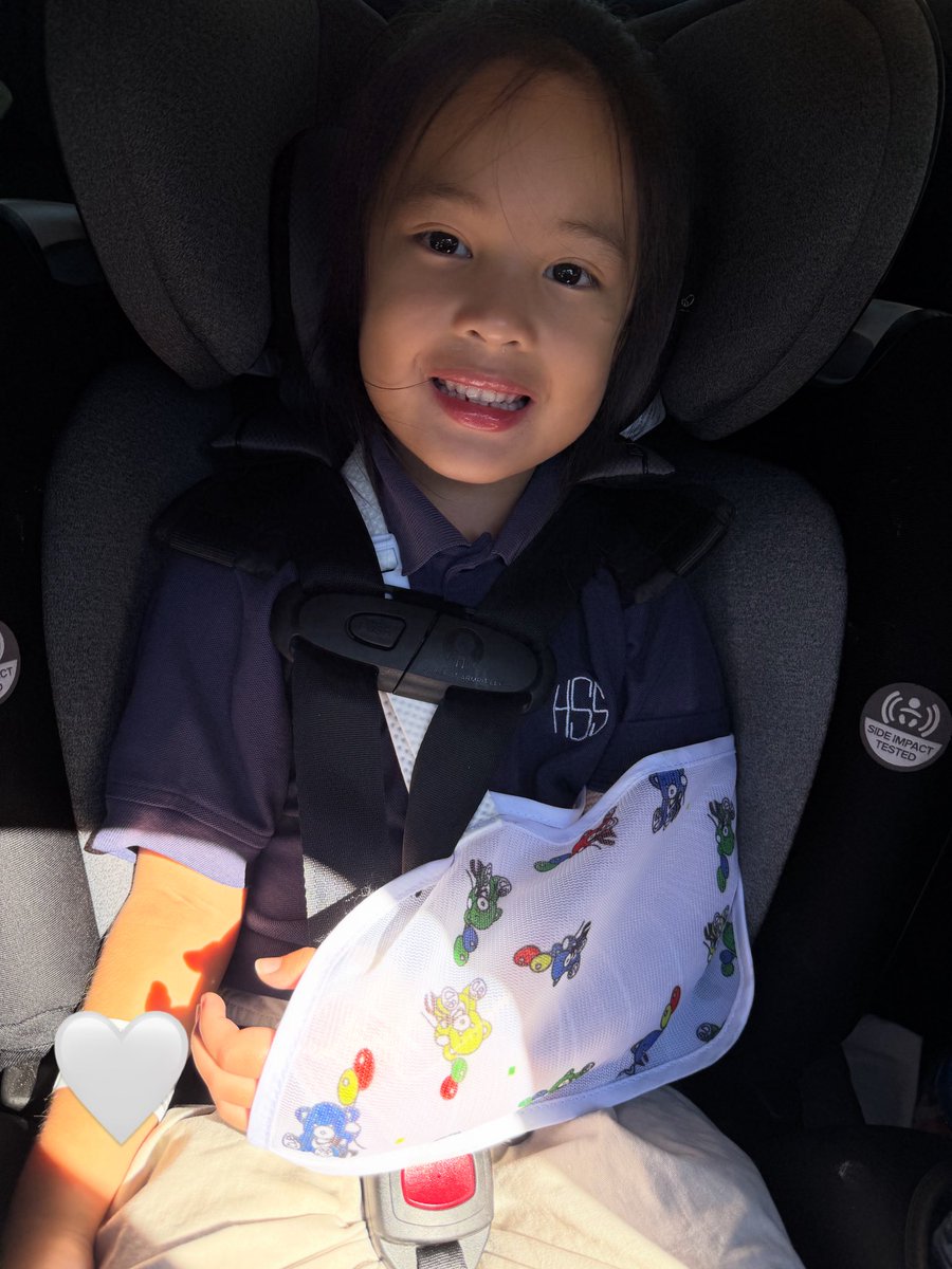 MamaSquib's tweet photo. What a week . 3rd day of kindergarten and she fractures her elbow falling off the monkey bars . But my sunshine still smiles through it all 🥹 https://t.co/v5mLBgYacE