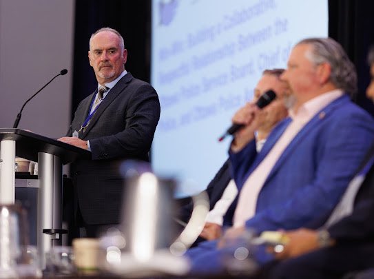 CAPG_ACGP's tweet photo. Session 3:

Win-Win:  Building a collaborative, respectful relationship between the Board, Chief of Police, and Police Association with Ottawa Police Service Chief Eric Stubbs, Ottawa Police Service Board Chair Salim Fakirani, and Ottawa Police Association President Matt Cox.

#CAPGVictoria2025