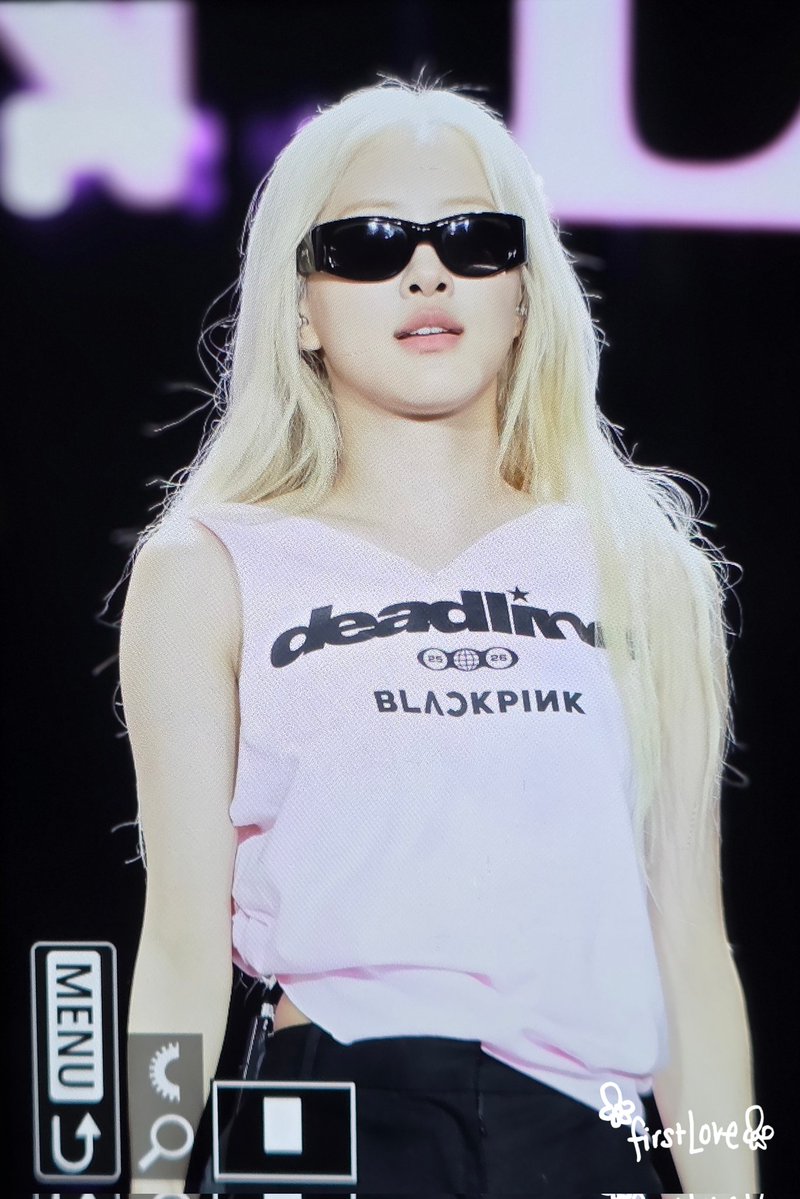 퍼스트러브 (@firstlove_rose) on Twitter photo 250815 DEADLINE IN LONDON
오늘 진짜 존예쓰😭😭😭😭😘😘😘😘
#블랙핑크 #로제
#BLACKPINK #ROSÉ
<a href="/numberoneHQ/">numberoneHQ</a> 250815 DEADLINE IN LONDON
오늘 진짜 존예쓰😭😭😭😭😘😘😘😘
#블랙핑크 #로제
#BLACKPINK #ROSÉ
<a href="/numberoneHQ/">numberoneHQ</a>