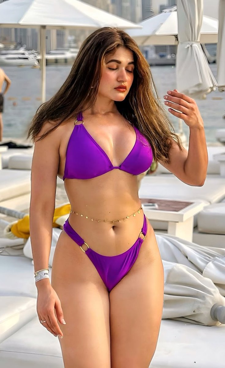 Gyb3vsAWMAAykes?format=jpg&name=medium