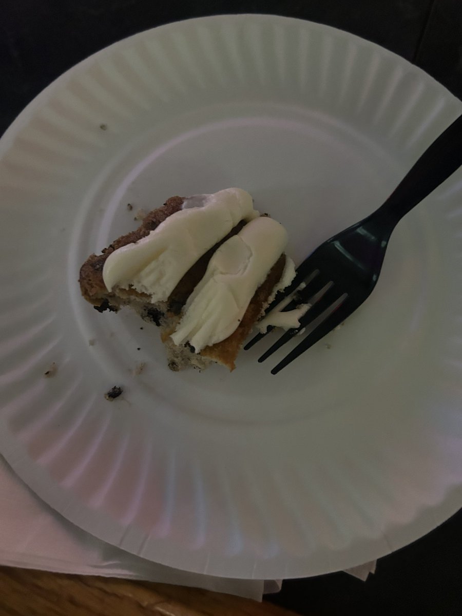 ConservativeGG3's tweet photo. It’s the bartender’s birthday tonight!!
The bar staff/patrons are totally worth cheating my diet for!! 😉❤️
#BestBarEver #HappyBirthday #Cake https://t.co/1mTY5MYnmR