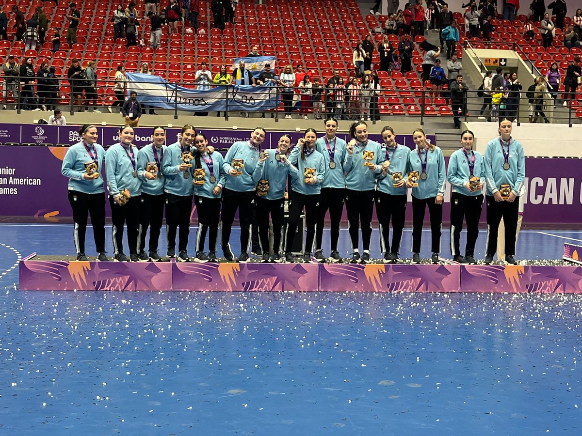 #Handball🤾‍♀️ La Garrita logró la medalla de plata en #ASU2025 tras caer en la final ante Brasil por un ajustado 22-19: tinyurl.com/2tzre3vh

#ArgentinaEnAsunción2025 🇦🇷
