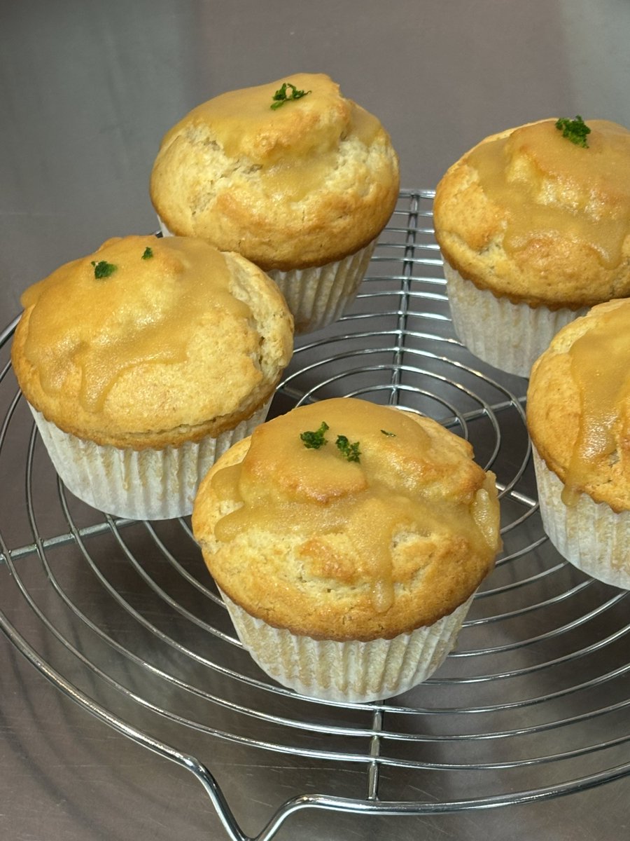 シークワーサーマフィン焼きたて🍋‍🟩
爽やかな香りが広がります🌻