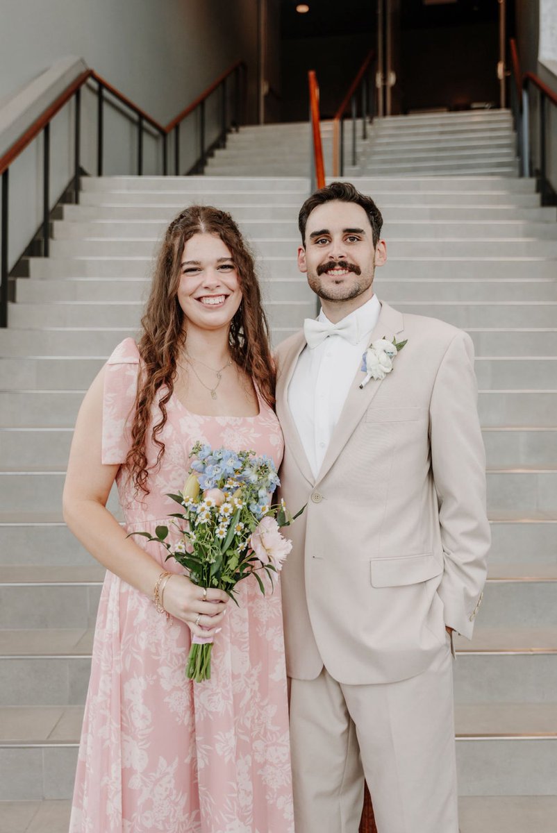 scurtomom's tweet photo. Most beautiful wedding I’ve been too.  My heart is full! https://t.co/x7LY1KGJKc