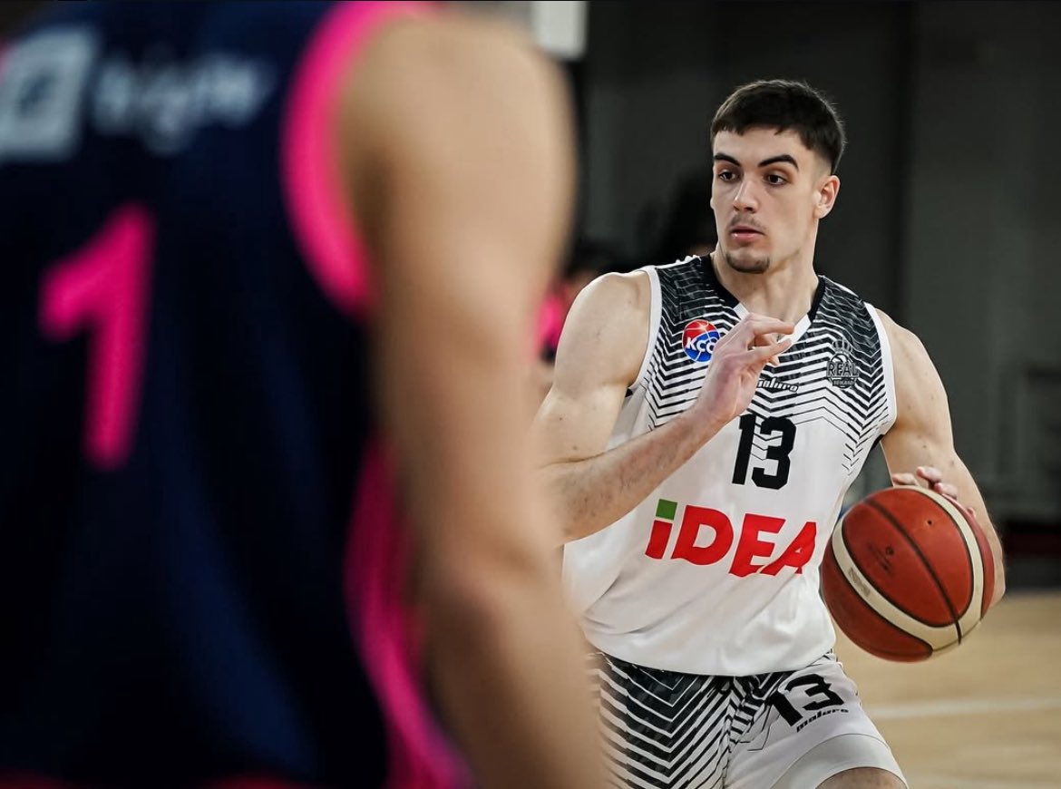 Dimitrije Kovacevic in NCAA!🔥

Former Red Star and Real player, after a lot of interest, decided to commit to Wake Forest.

Dimitrije plays the PF-C with a height of 6'10 and a wingspan of 7'2, with an excellent 3PT shot and athleticism, he is a great addition to the ACC team!👀