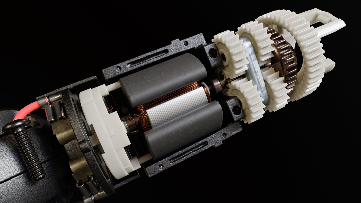 Here's an 8k render and partial cutaway of the current progress. Have fun opening that image in a new window 😁

(Edit: Twitter cropped it to 4k. Lame)